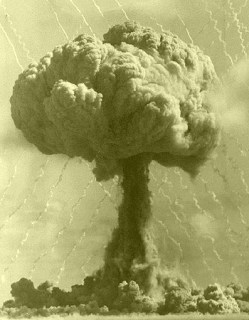559047-atomic-bomb