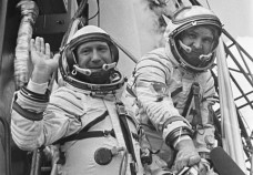 Leonov and Kubasov before launch